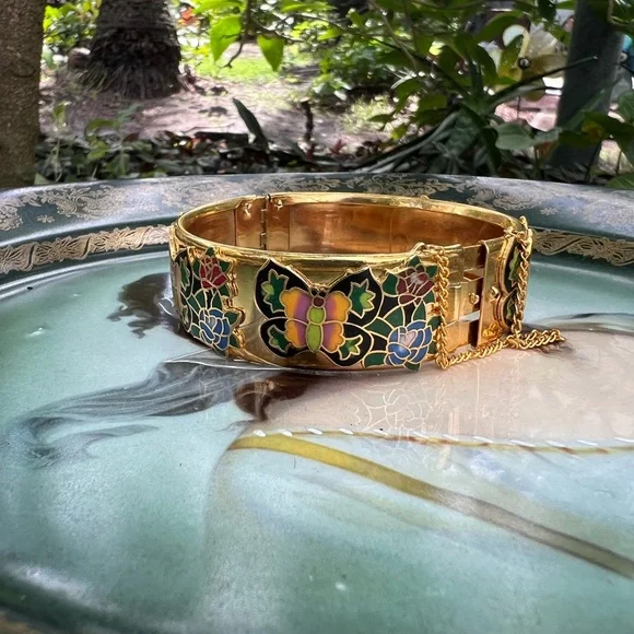 Gorgeous Butterfly Flowers Bracelet with Multicolor Accents - Picture 2 of 8